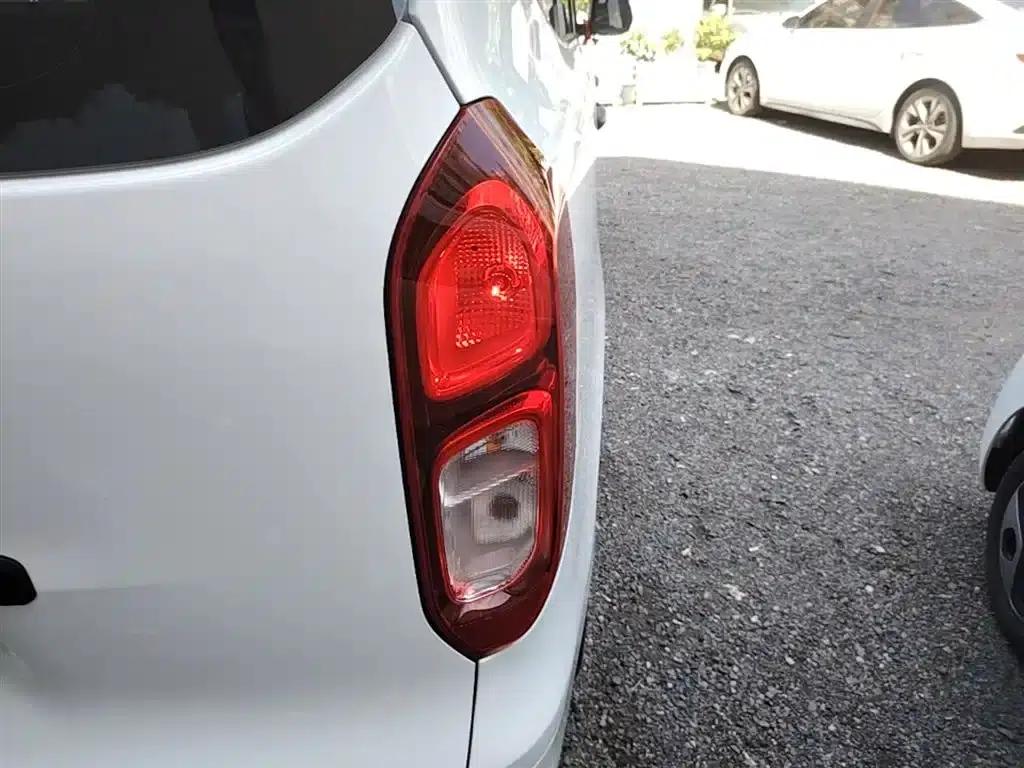 Wuling Hongguang New Energy 2024 Pure Electric Version 300KM Standard Edition — миниатюра 8