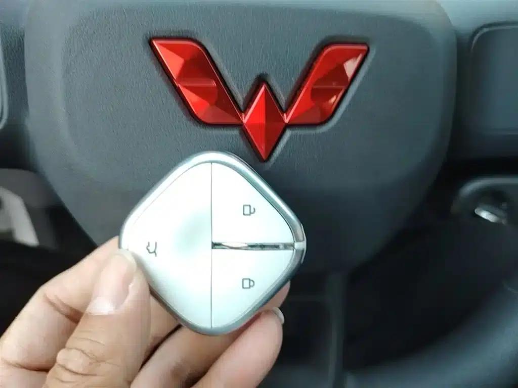 Wuling Hongguang New Energy 2024 Pure Electric Version 300KM Standard Edition — миниатюра 9