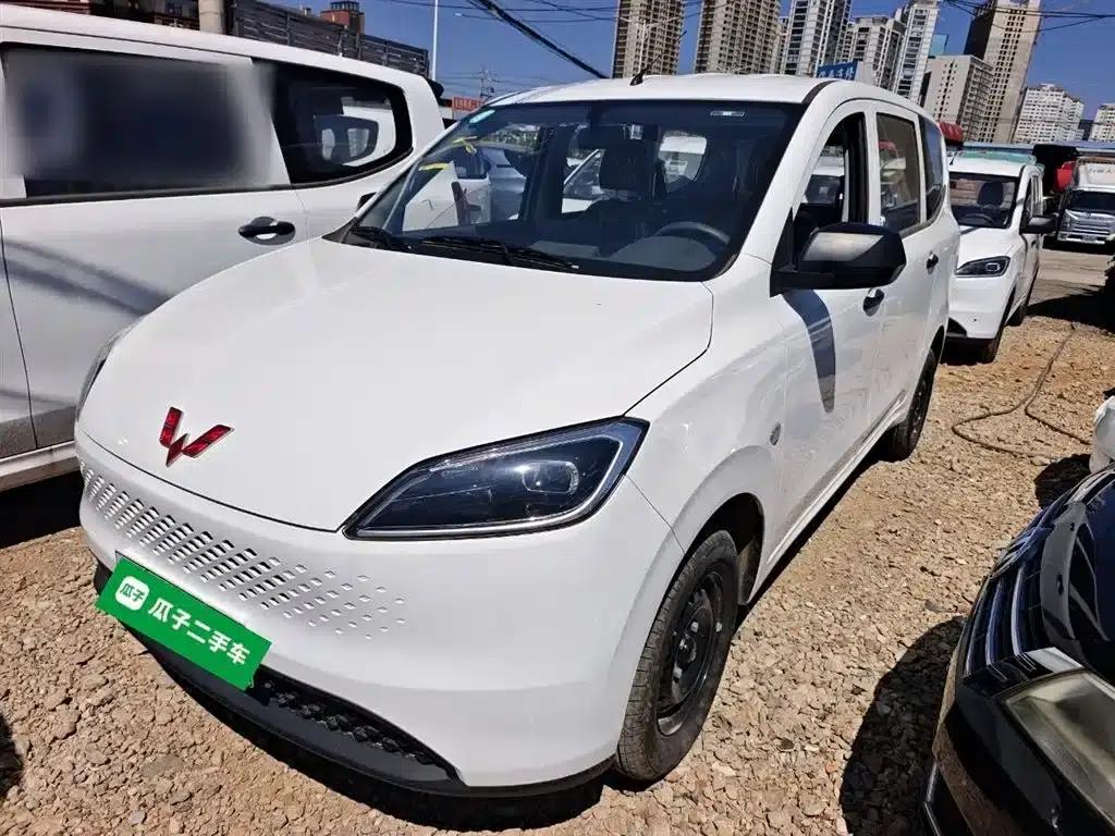 Wuling Hongguang New Energy 2025 Range-Extended Hybrid 50km Practical Model — миниатюра 1