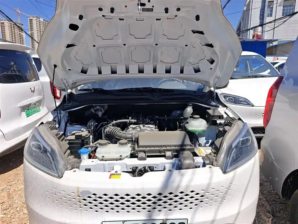 Wuling Hongguang New Energy 2025 Range-Extended Hybrid 50km Practical Model — миниатюра 11
