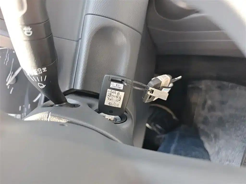 Wuling Hongguang New Energy 2025 Range-Extended Hybrid 50km Practical Model — миниатюра 12