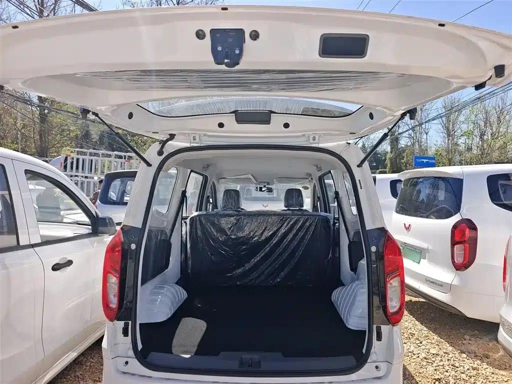 Wuling Hongguang New Energy 2025 Range-Extended Hybrid 50km Practical Model — миниатюра 10