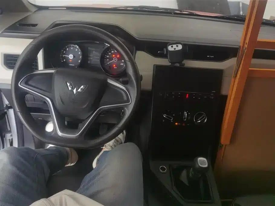 Wuling Hongguang PLUS 2019 1.5T Manual Comfort 7-Seater — миниатюра 12