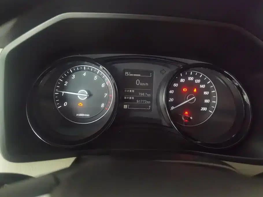 Wuling Hongguang PLUS 2019 1.5T Manual Comfort 7-Seater — миниатюра 14