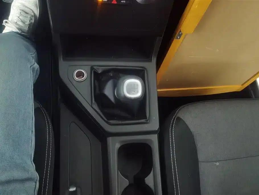 Wuling Hongguang PLUS 2019 1.5T Manual Comfort 7-Seater — миниатюра 16