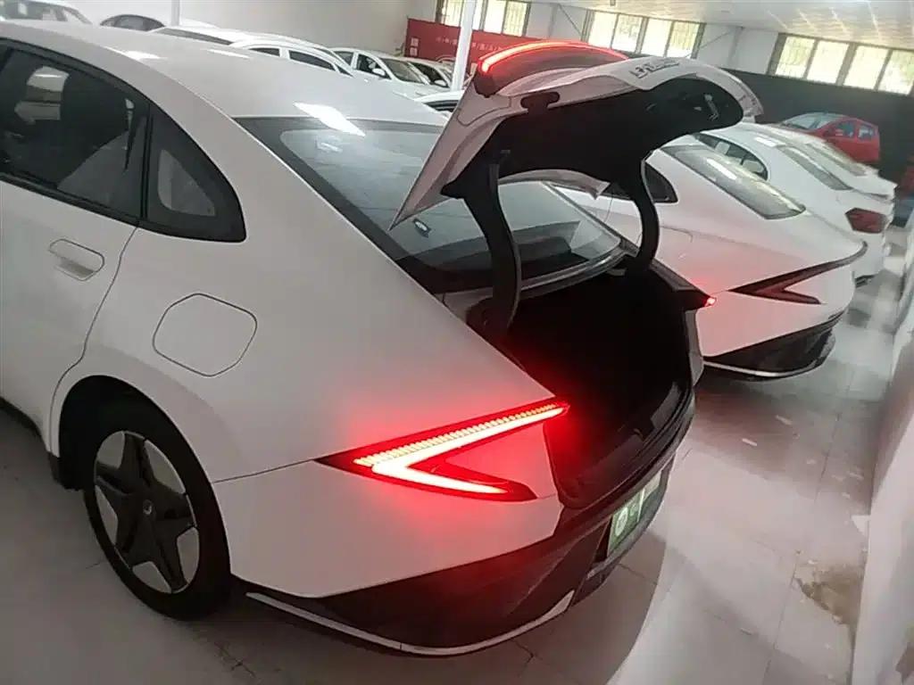 Wuling E5 2024 Model 410km Standard Edition — миниатюра 18