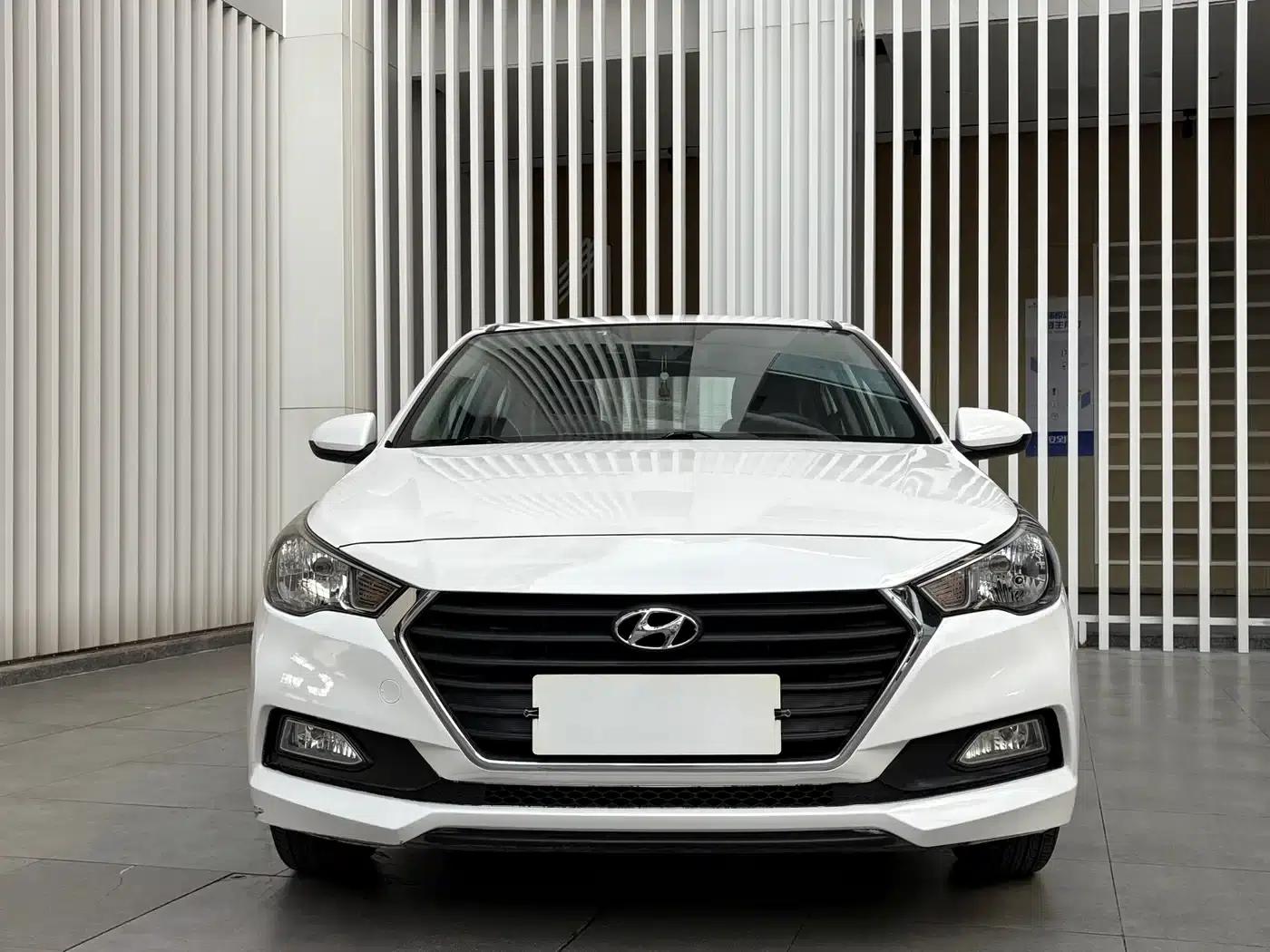 2016 Hyundai Verna 1.4L Manual GLS Cool Edition — миниатюра 2