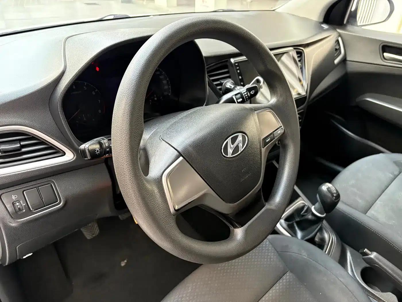 2016 Hyundai Verna 1.4L Manual GLS Cool Edition — миниатюра 7