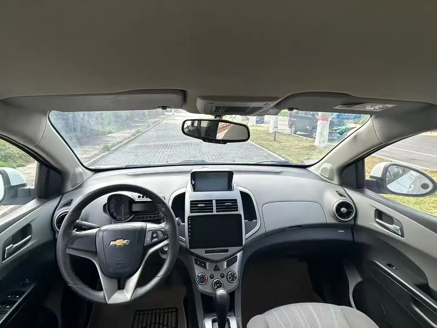 2011 Aveo Sedan 1.4L AT SE — миниатюра 8