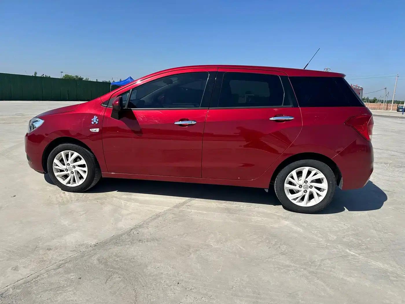 Chevrolet Aveo RV 2016 1.5L Automatic Fun Edition — миниатюра 15