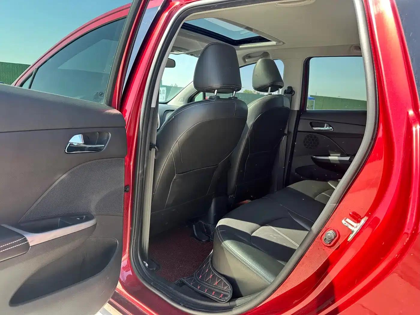 Chevrolet Aveo RV 2016 1.5L Automatic Fun Edition — миниатюра 5