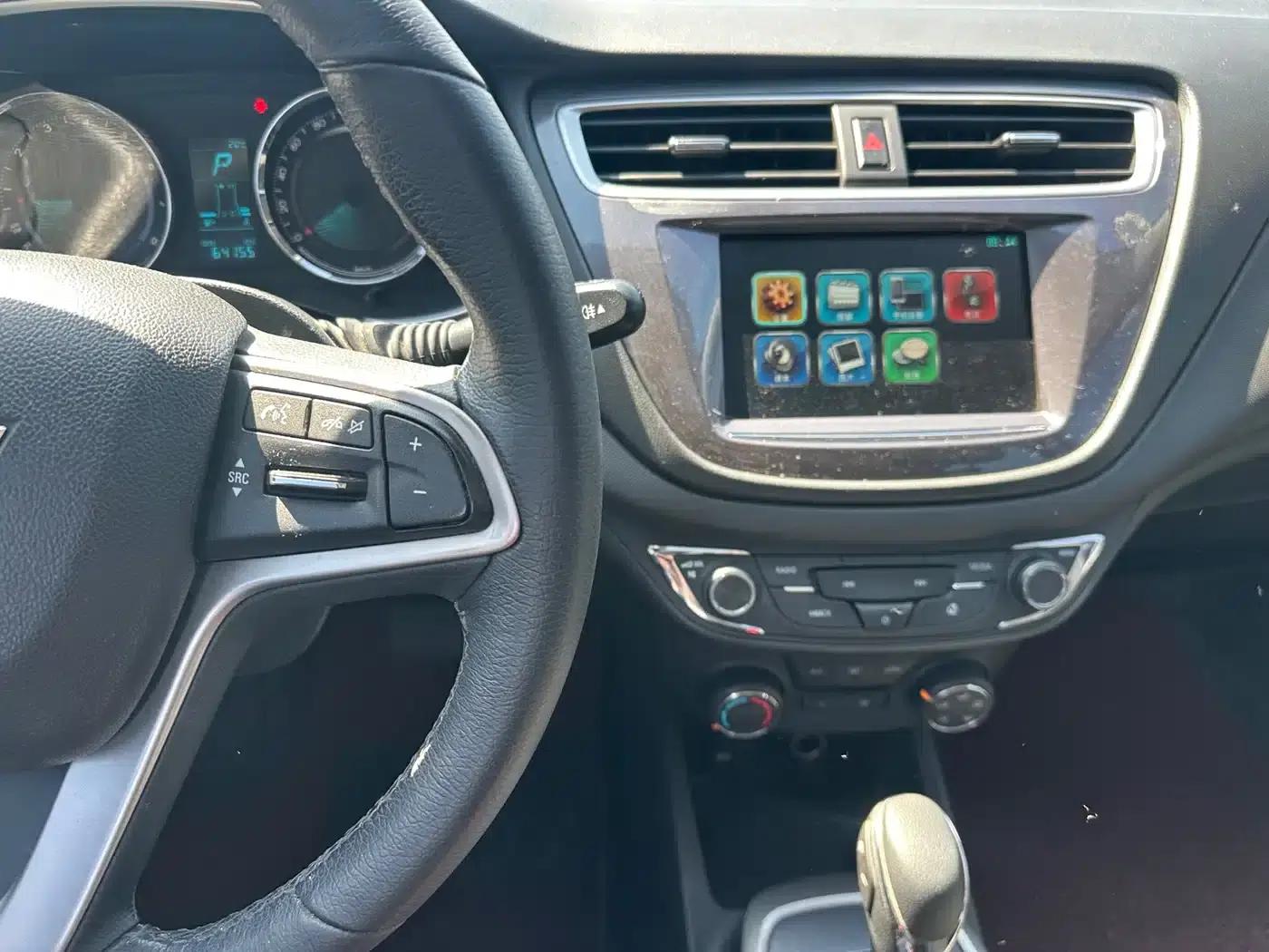 Chevrolet Aveo RV 2016 1.5L Automatic Fun Edition — миниатюра 8