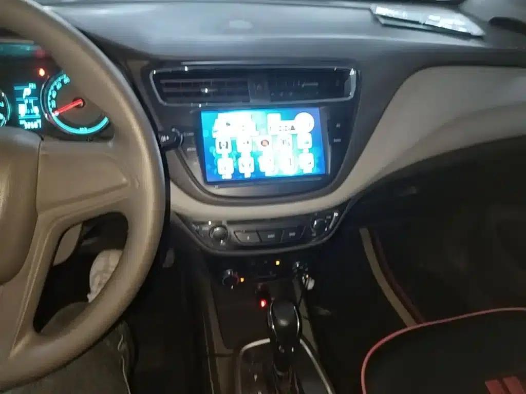 Chevrolet Aveo RV 2016 1.5L Automatic Comfortline Edition — миниатюра 13