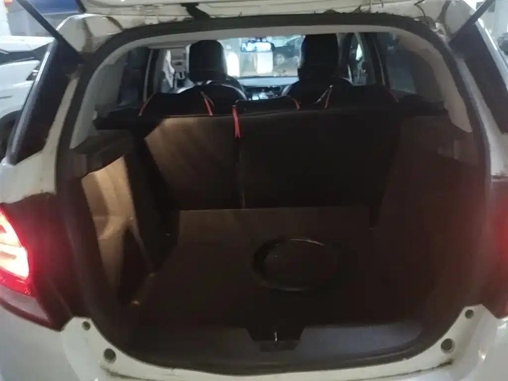 Chevrolet Aveo RV 2016 1.5L Automatic Comfortline Edition — миниатюра 19