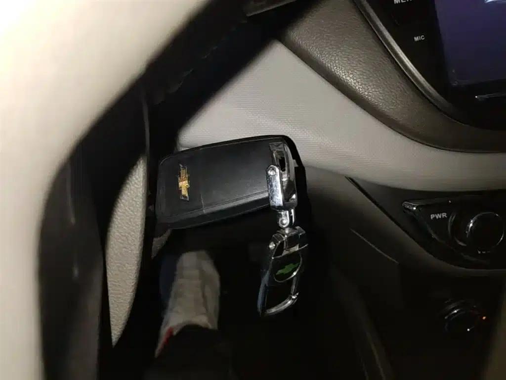 Chevrolet Aveo RV 2016 1.5L Automatic Comfortline Edition — миниатюра 9