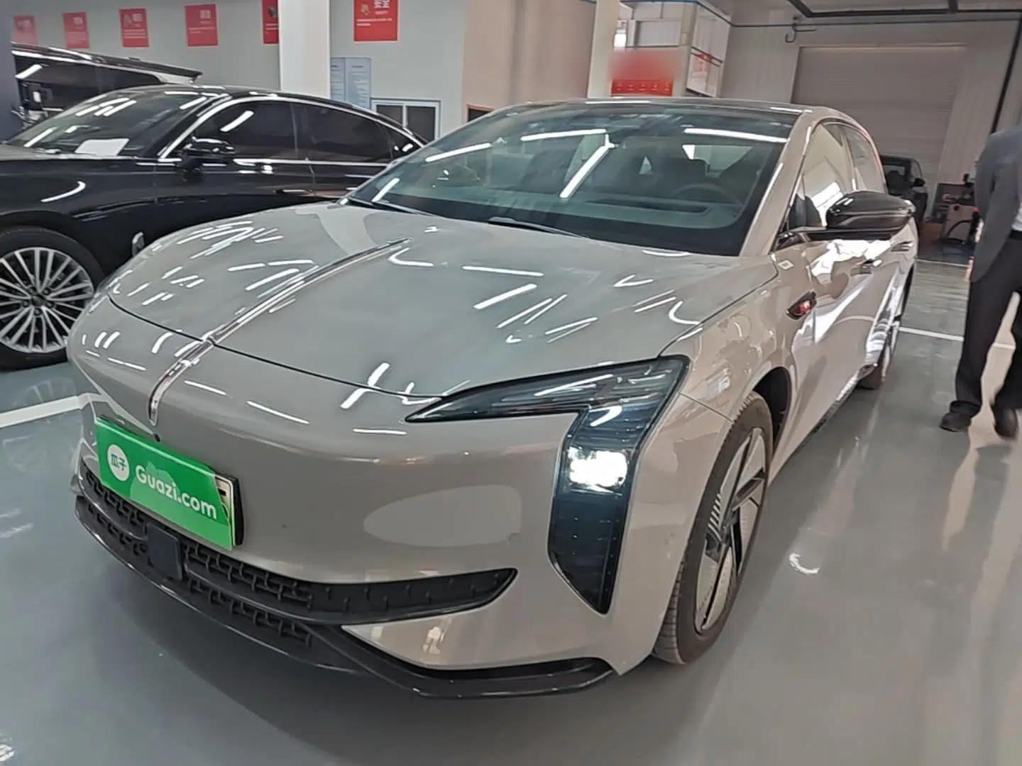 Hongqi EH7 2025 640 All-Wheel Drive Smart Selection Edition — миниатюра 1