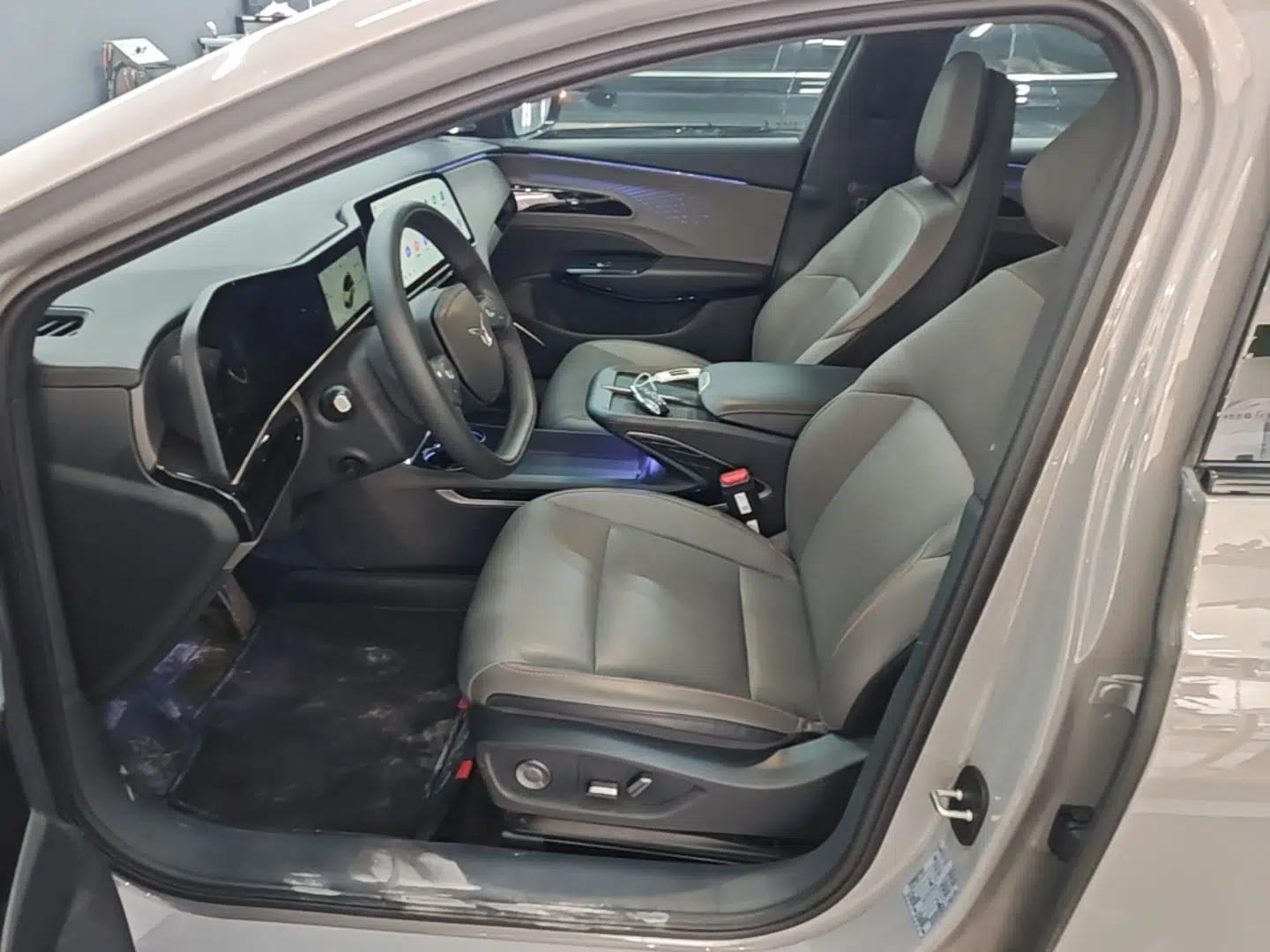 Hongqi EH7 2025 640 All-Wheel Drive Smart Selection Edition — миниатюра 18