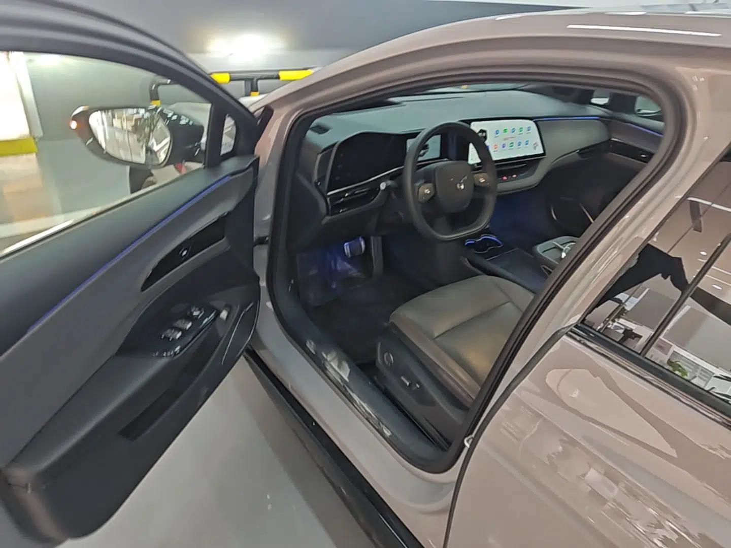 Hongqi EH7 2025 640 All-Wheel Drive Smart Selection Edition — миниатюра 19