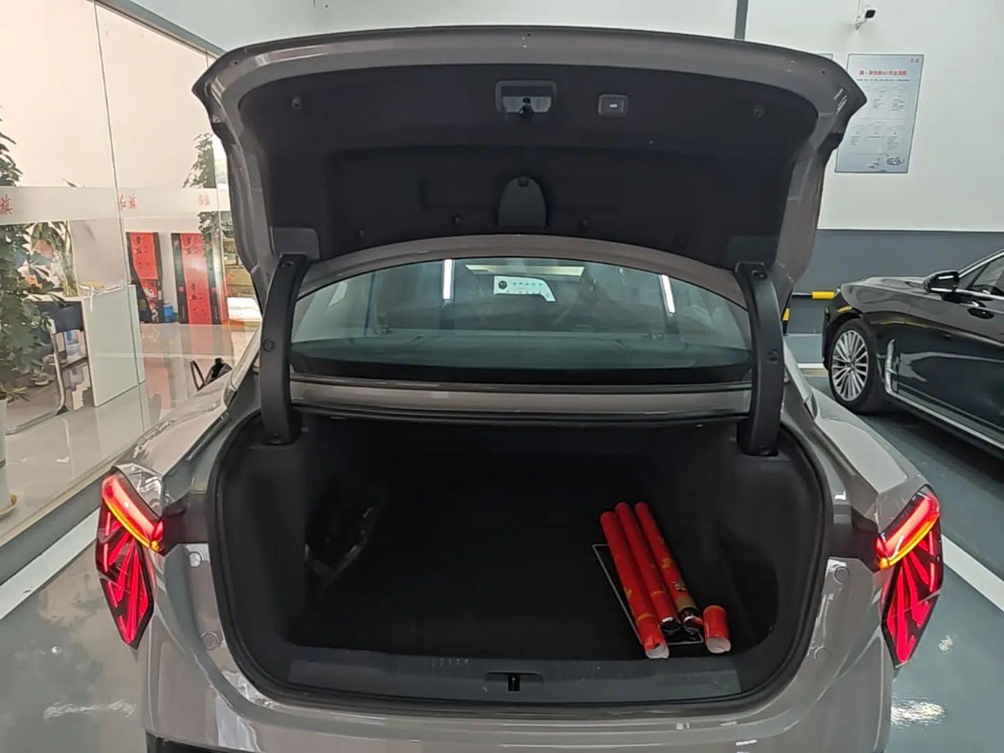 Hongqi EH7 2025 640 All-Wheel Drive Smart Selection Edition — миниатюра 22