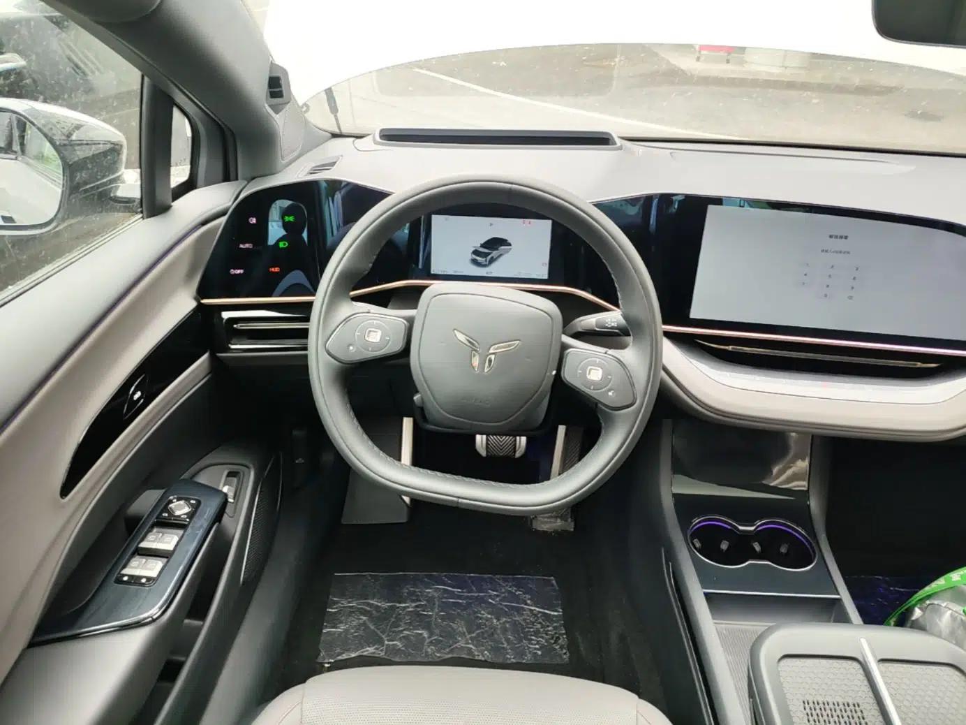 Hongqi EH7 2025 640 All-Wheel Drive Smart Selection Edition — миниатюра 13