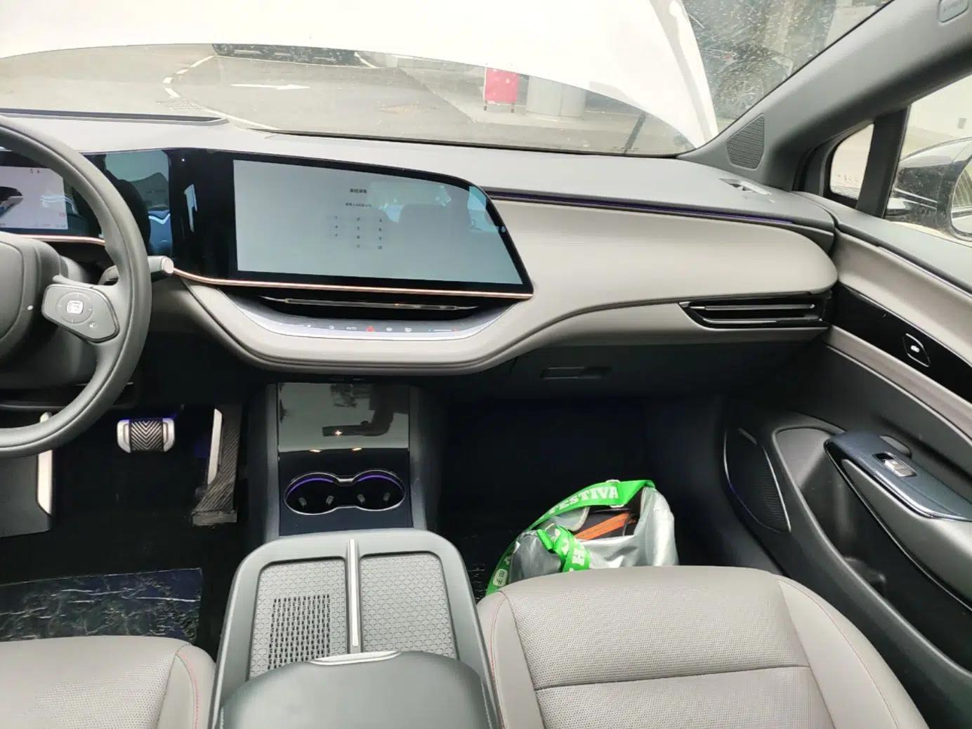 Hongqi EH7 2025 640 All-Wheel Drive Smart Selection Edition — миниатюра 15