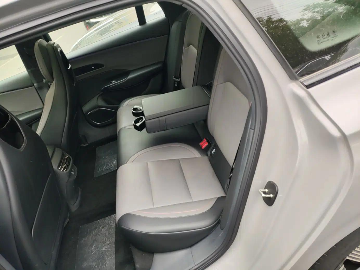 Hongqi EH7 2025 640 All-Wheel Drive Smart Selection Edition — миниатюра 19