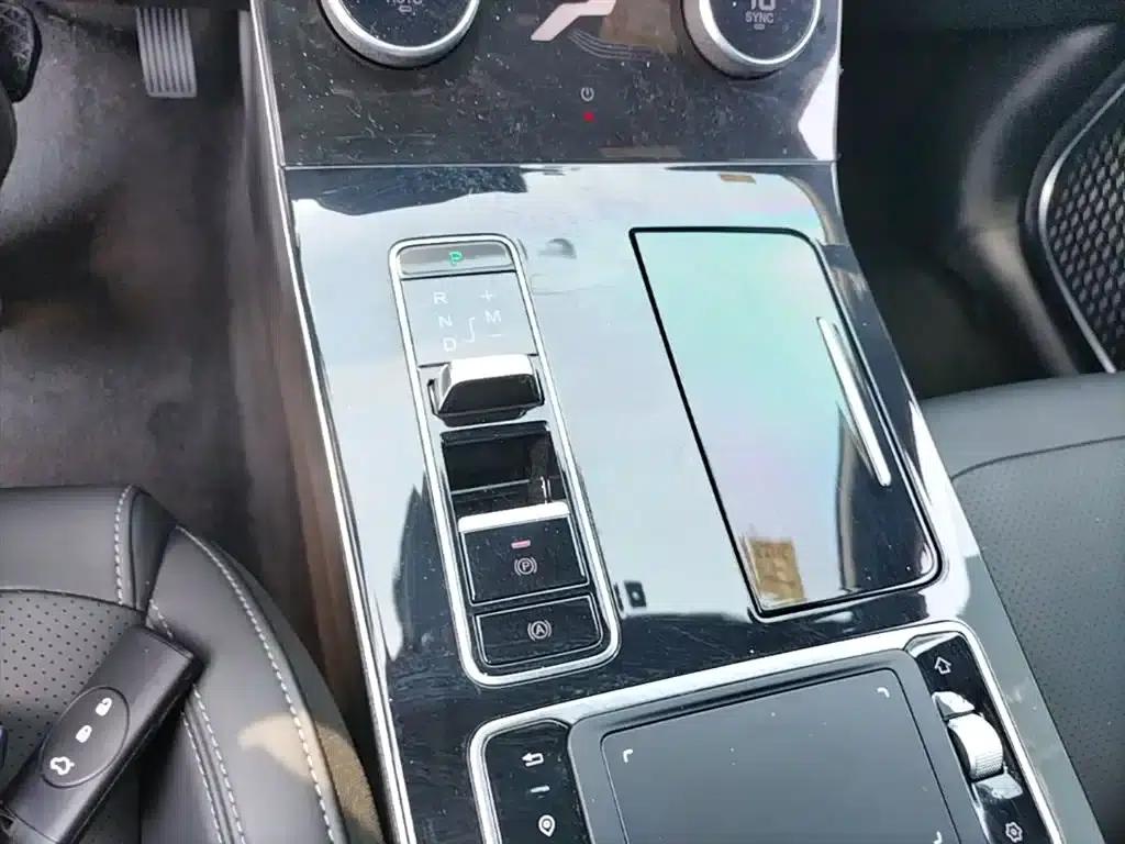 Exeed Chaser 2021 Versailles Edition 1.6T DCT Star Edition — миниатюра 14