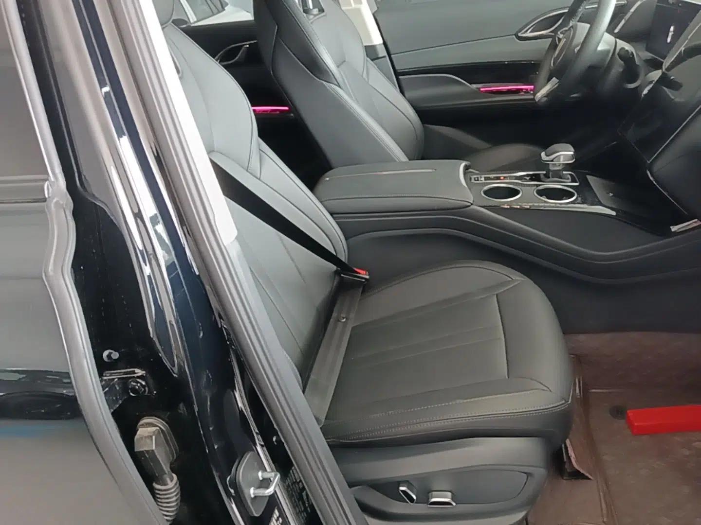 Hongqi HS3 PHEV 2024 PHEV 115km Jingwei Edition — миниатюра 23