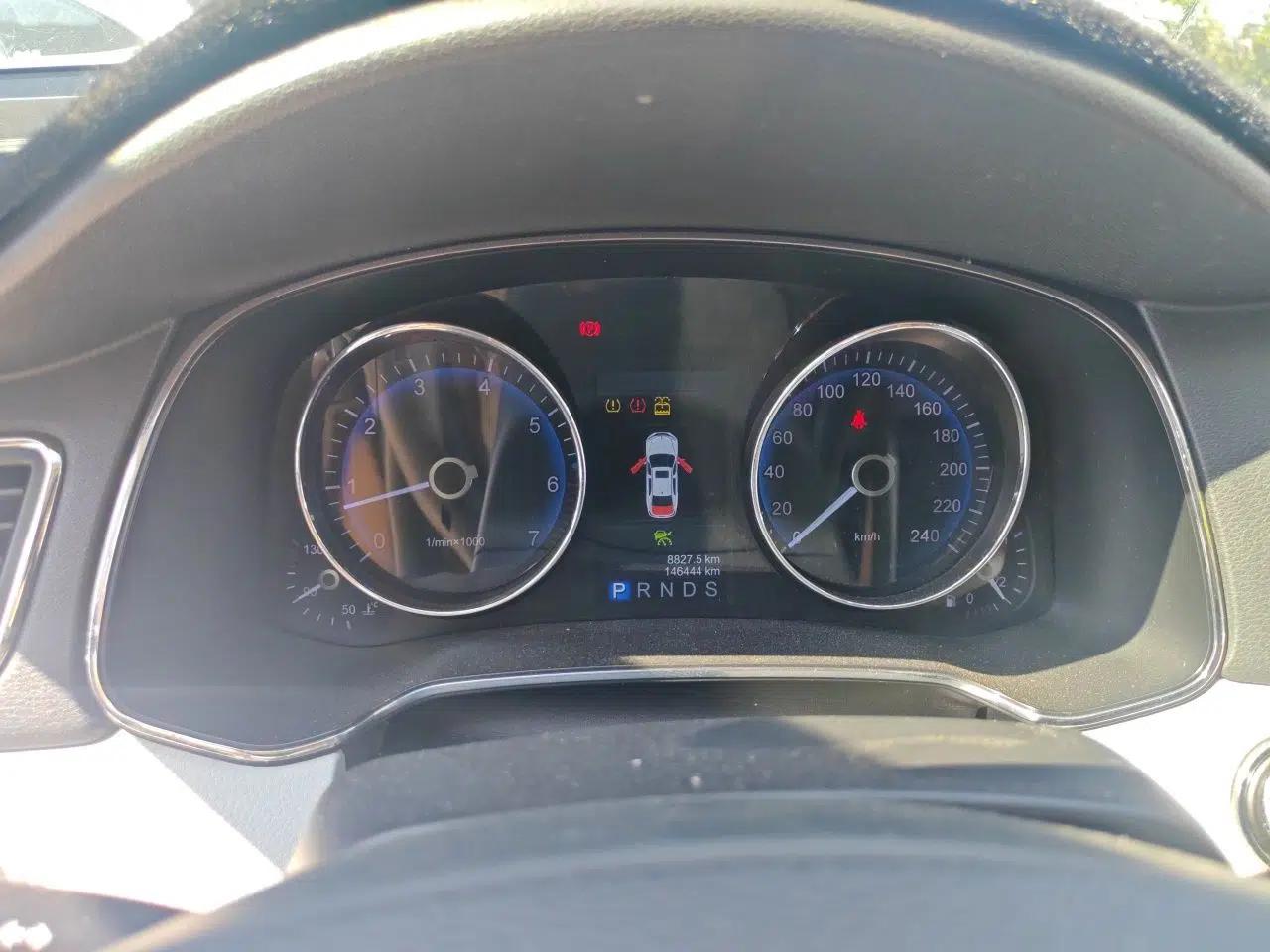Hongqi H7 2013 3.0L Prestige Model — миниатюра 12
