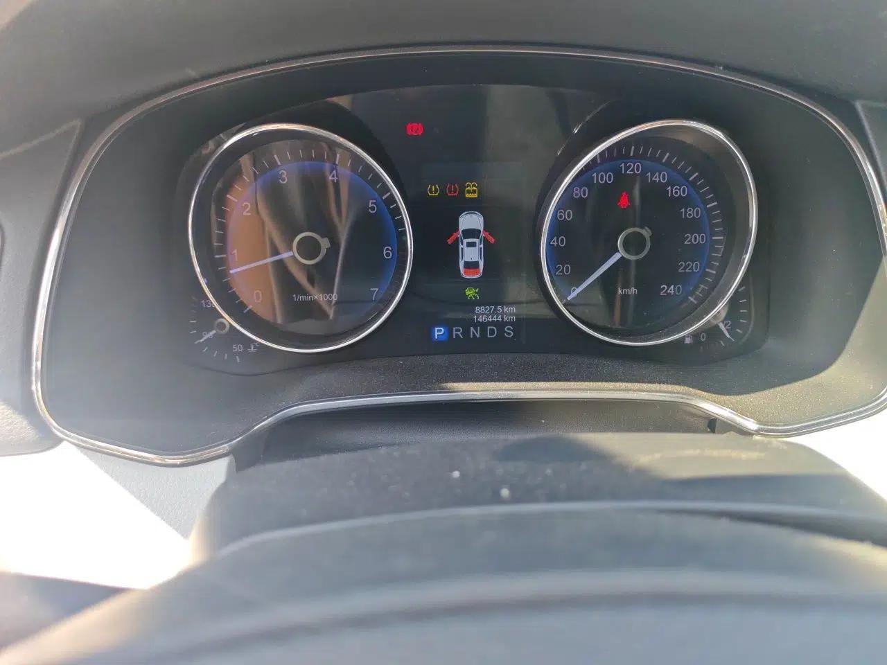 Hongqi H7 2013 3.0L Prestige Model — миниатюра 13