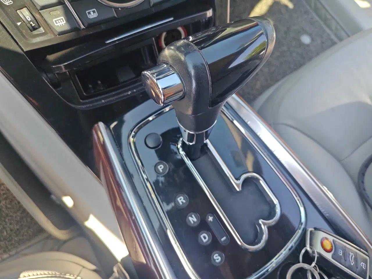 Hongqi H7 2013 3.0L Prestige Model — миниатюра 15