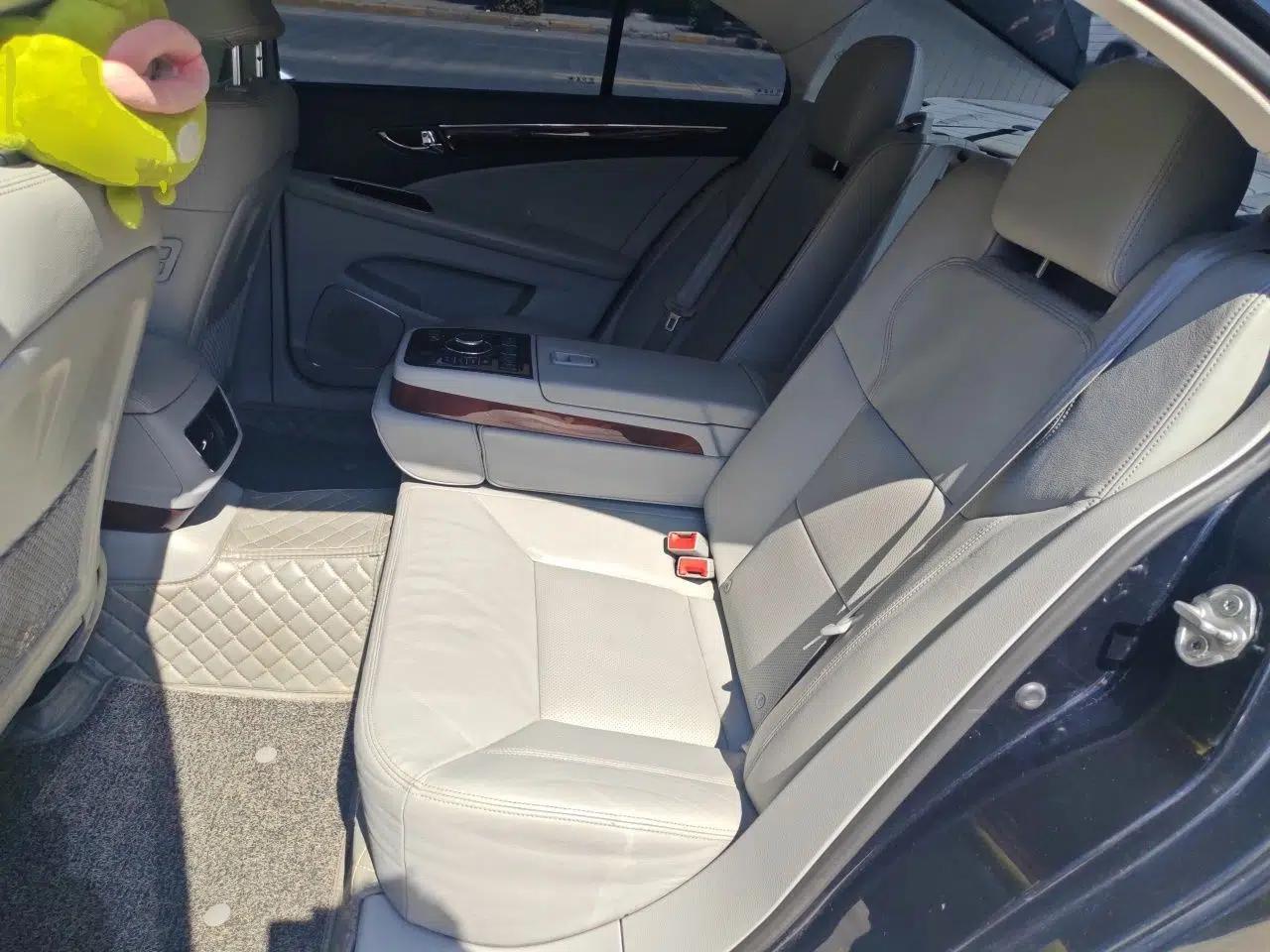 Hongqi H7 2013 3.0L Prestige Model — миниатюра 18