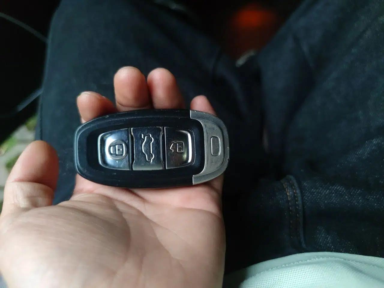 Hongqi H7 2015 2.0T Luxury Model — миниатюра 9