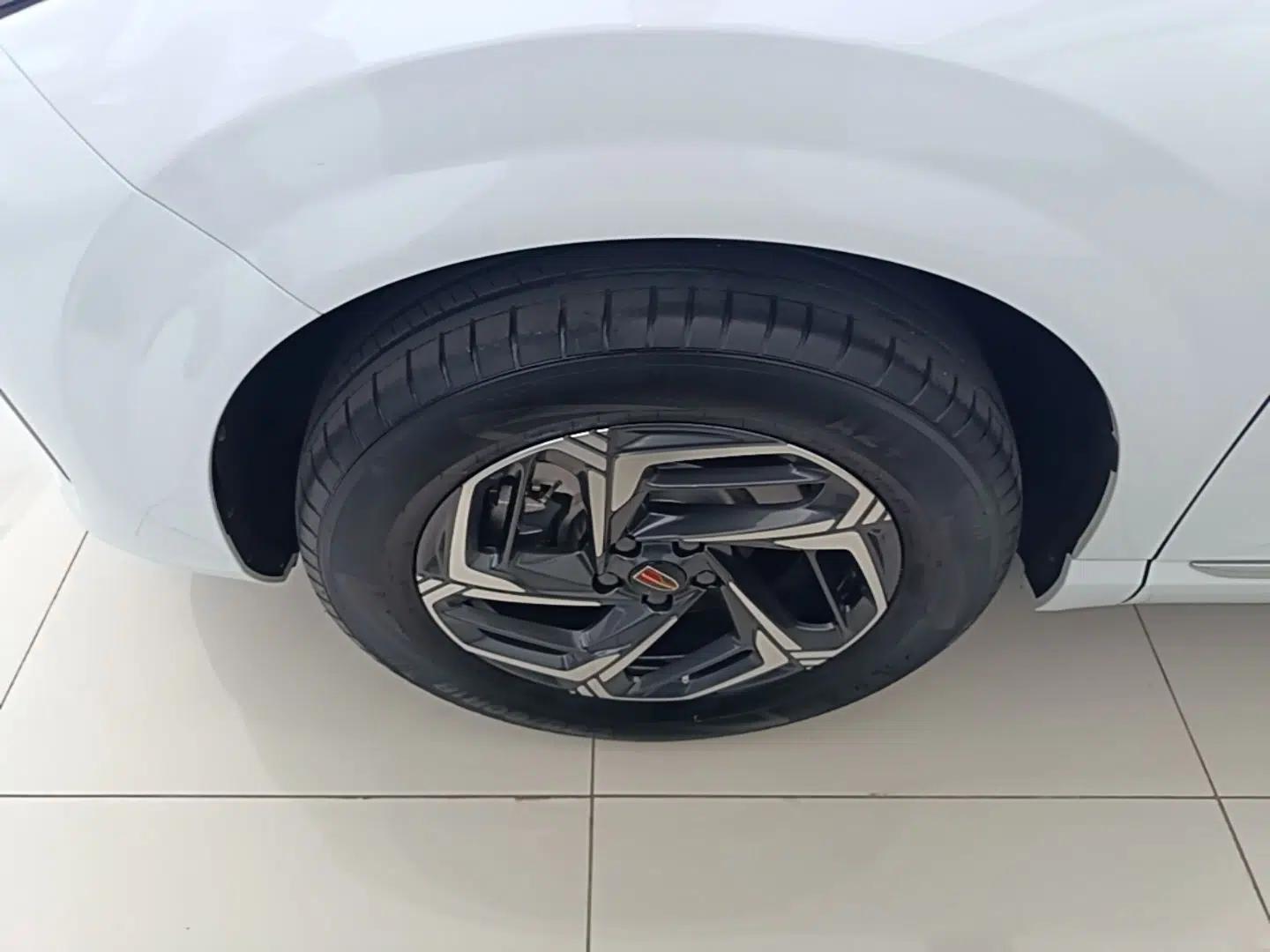 Hongqi HS3 2023 1.5T Two-Wheel Drive Shanwei Edition — миниатюра 8