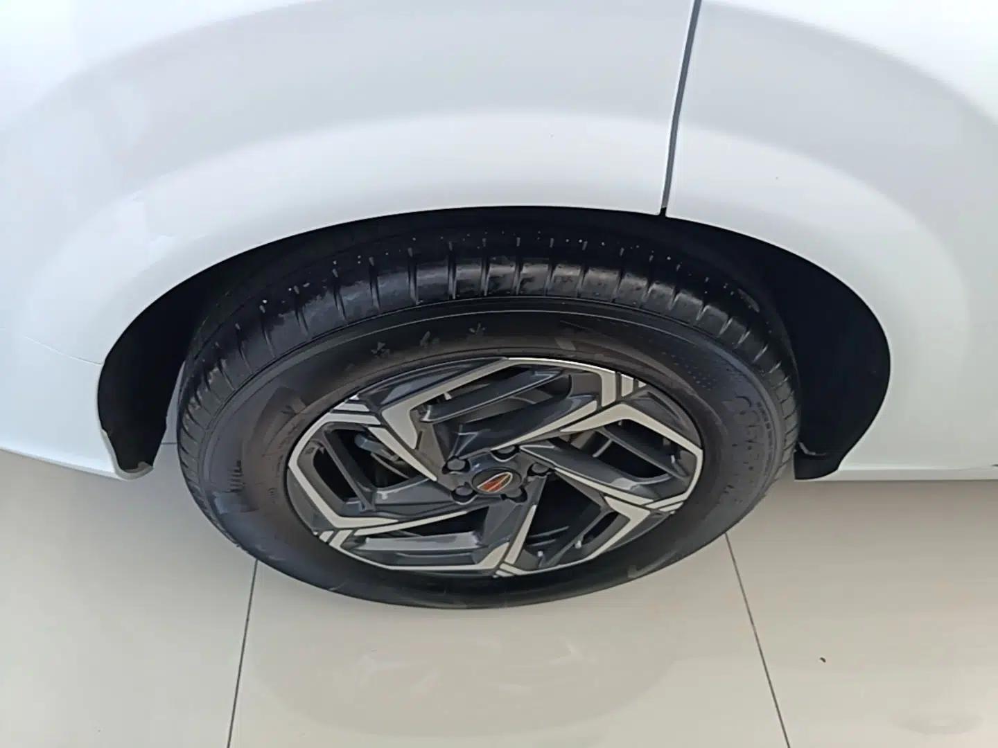 Hongqi HS3 2023 1.5T Two-Wheel Drive Shanwei Edition — миниатюра 10