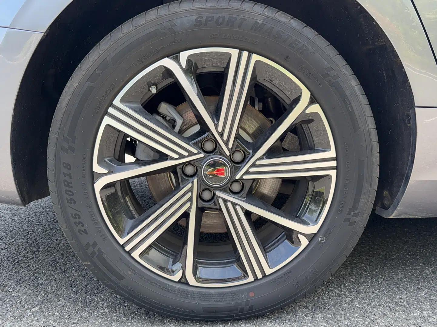 Hongqi H5 PHEV 2025 170 Super Hybrid Version — миниатюра 11