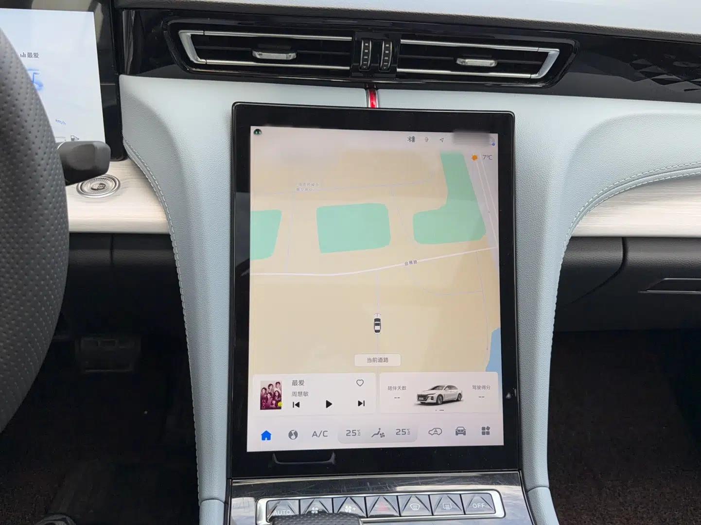 Hongqi H5 PHEV 2025 170 Super Hybrid Version — миниатюра 16