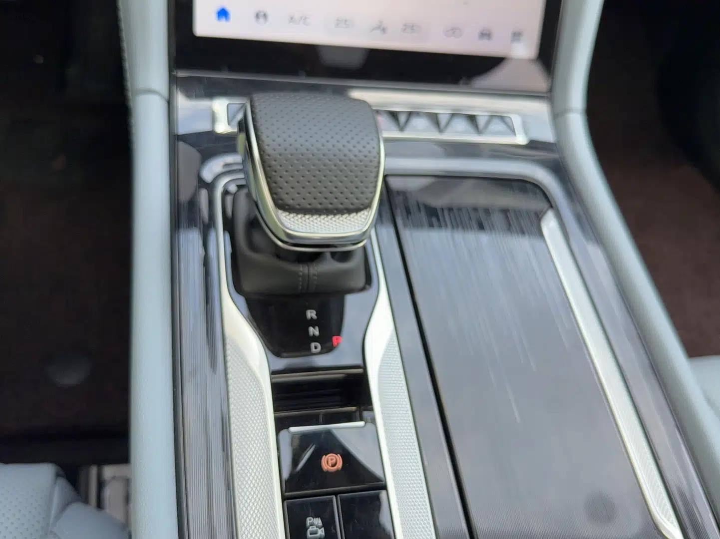 Hongqi H5 PHEV 2025 170 Super Hybrid Version — миниатюра 17
