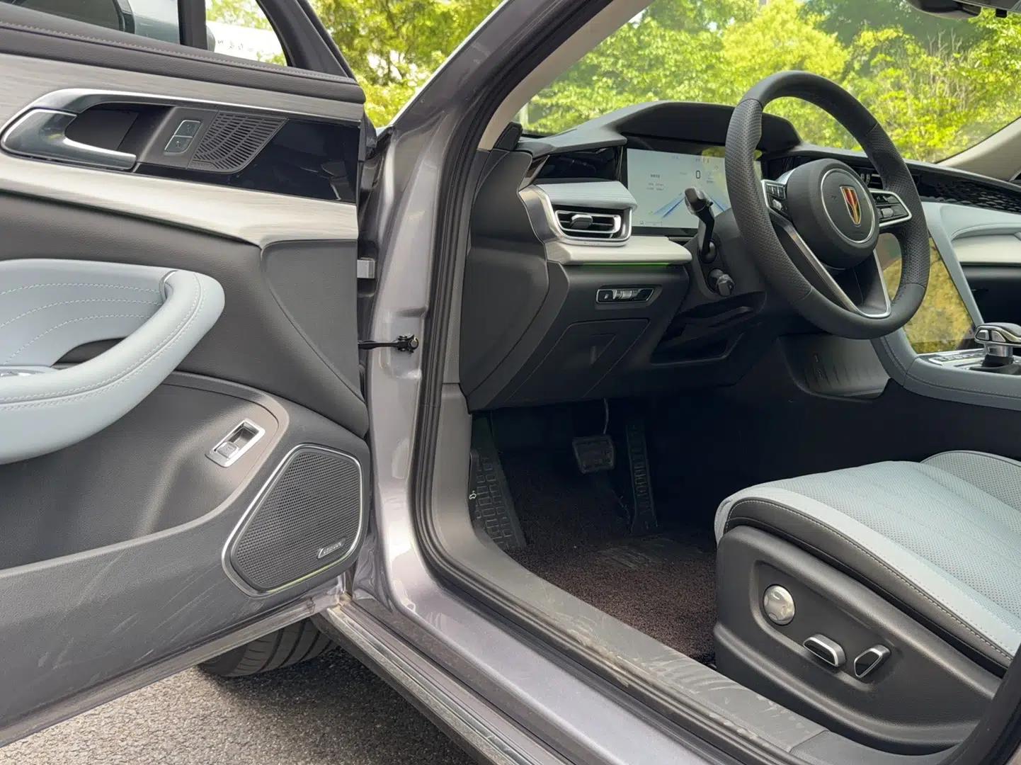 Hongqi H5 PHEV 2025 170 Super Hybrid Version — миниатюра 19