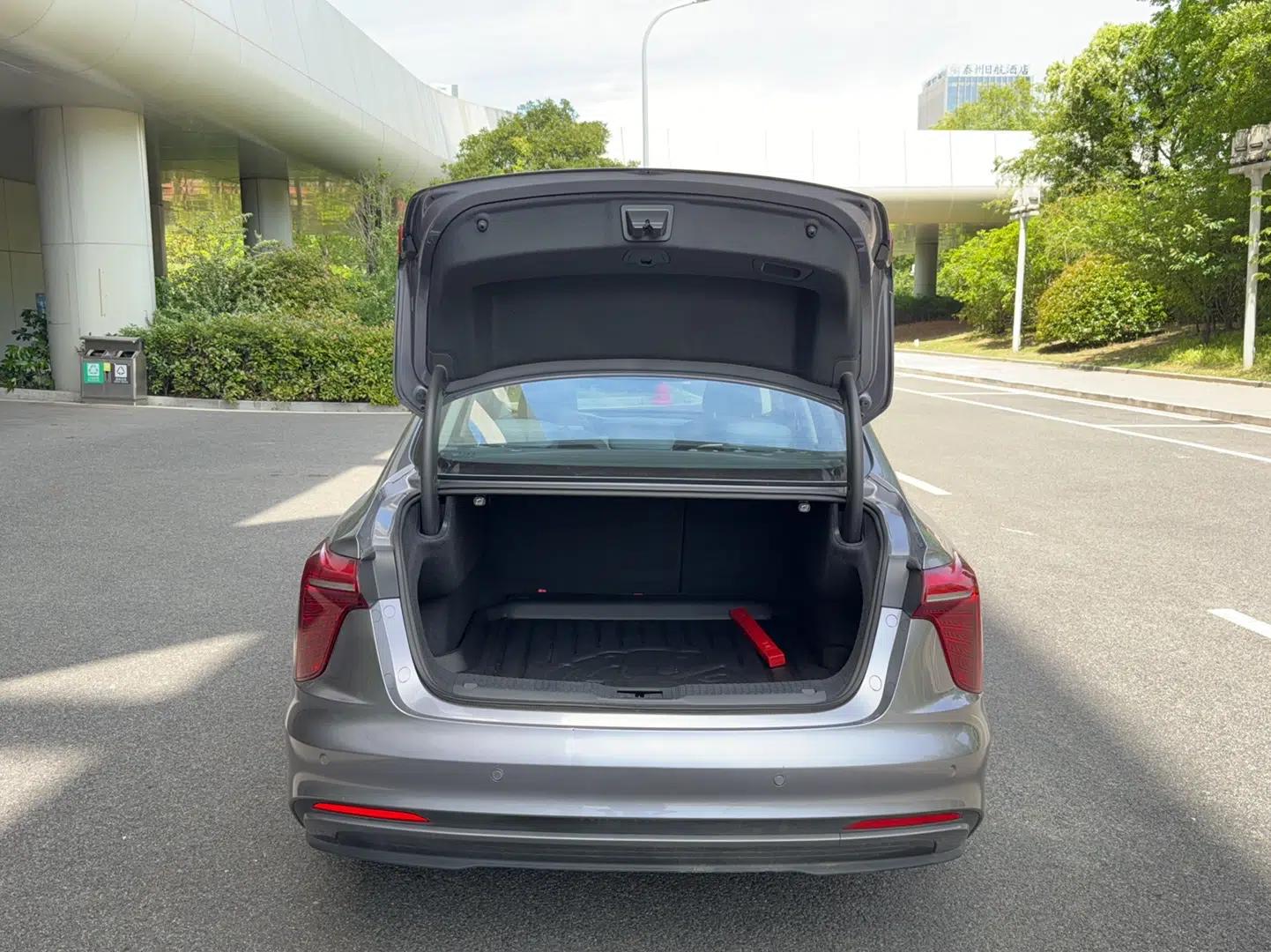 Hongqi H5 PHEV 2025 170 Super Hybrid Version — миниатюра 22