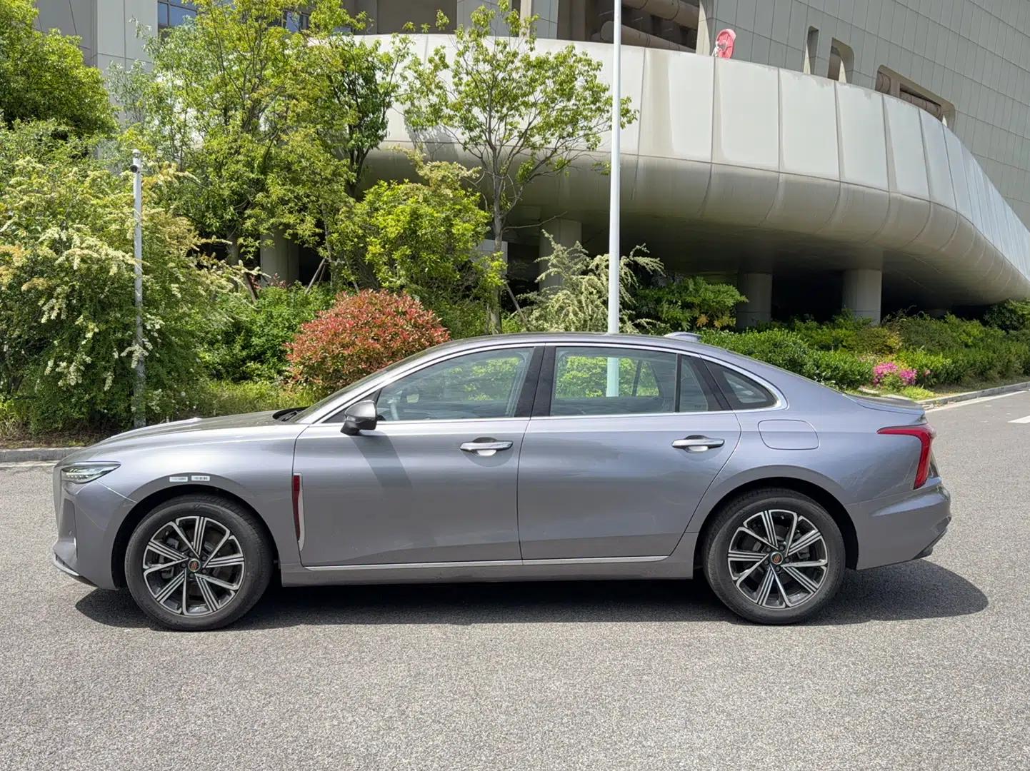 Hongqi H5 PHEV 2025 170 Super Hybrid Version — миниатюра 7