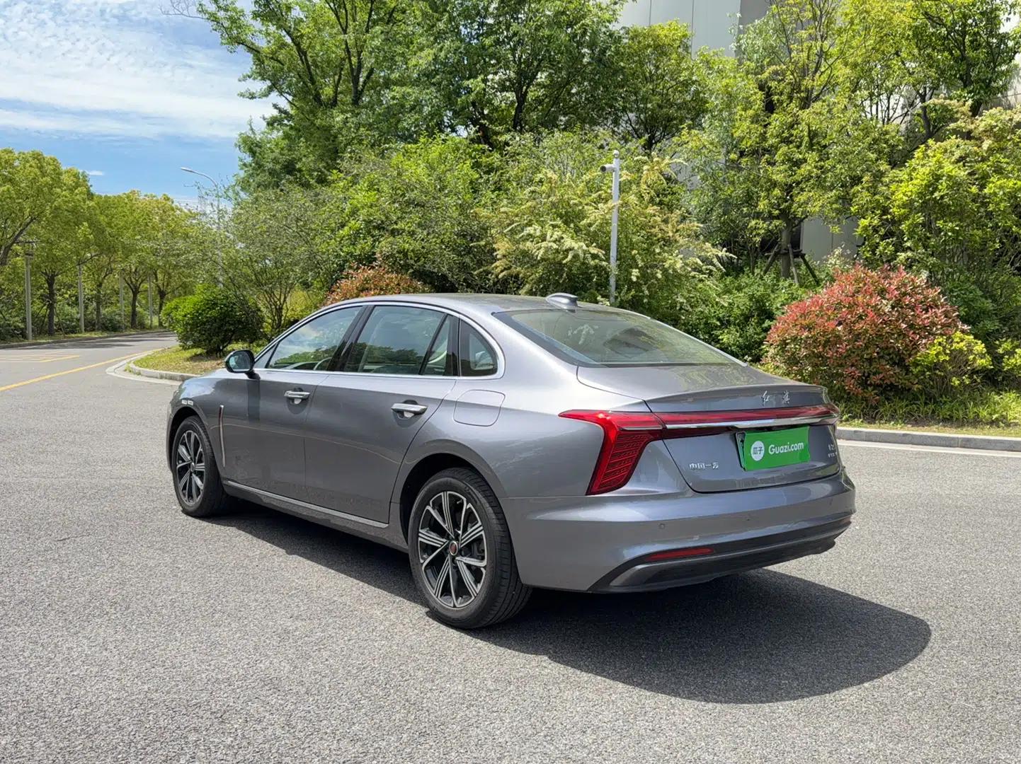 Hongqi H5 PHEV 2025 170 Super Hybrid Version — миниатюра 8