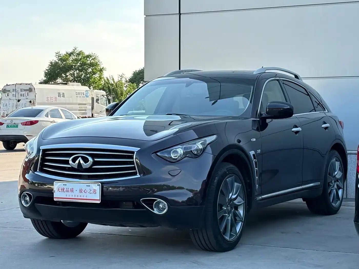 Infiniti QX70 2013 3.7L Super Edition — миниатюра 1