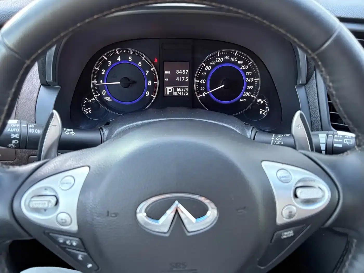 Infiniti QX70 2013 3.7L Super Edition — миниатюра 13