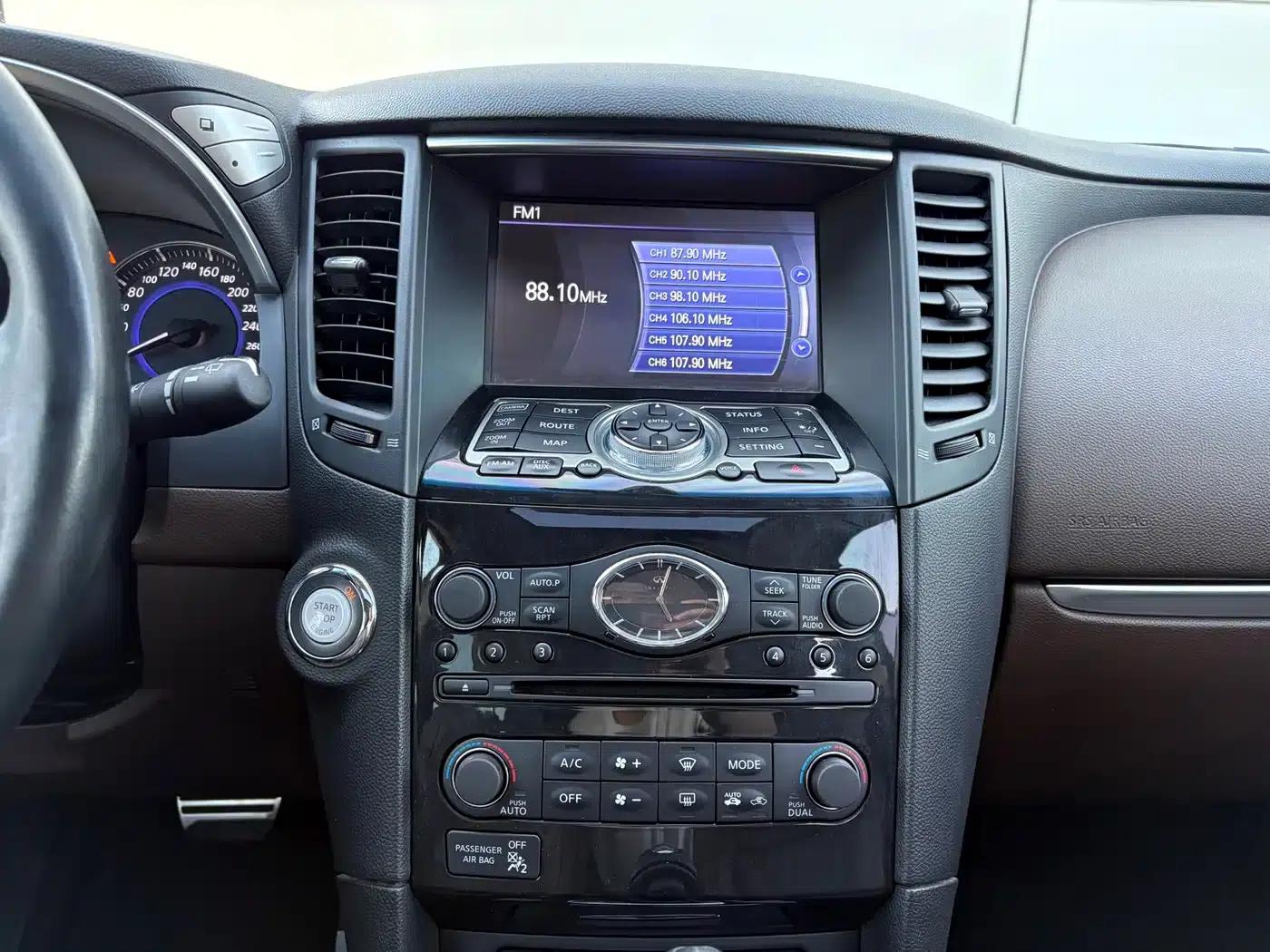 Infiniti QX70 2013 3.7L Super Edition — миниатюра 15