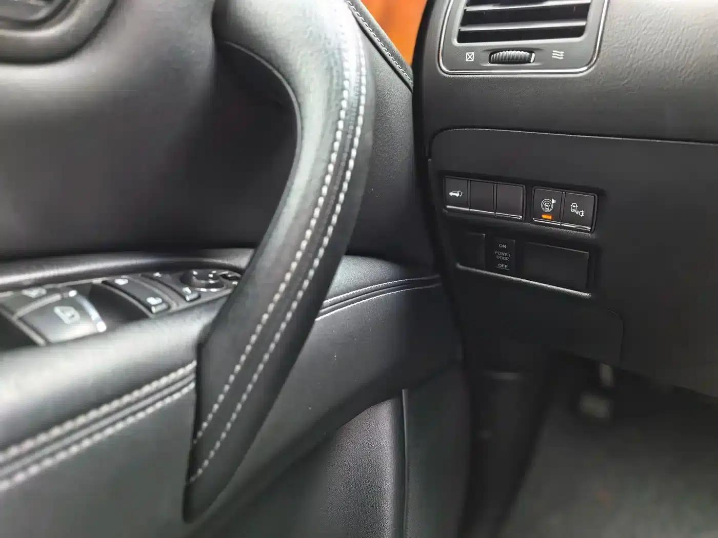 Infiniti QX80 2016 5.6L 4WD — миниатюра 15