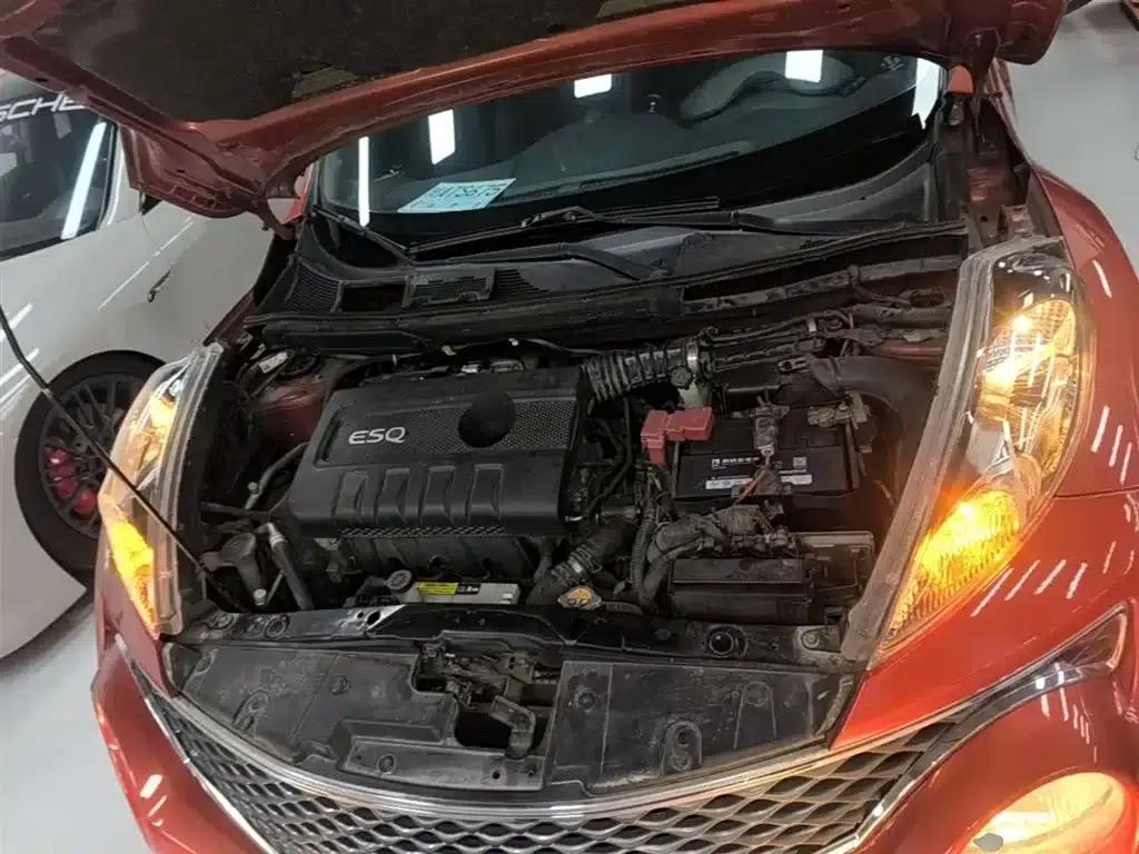 Infiniti ESQ 2014 1.6L Sporty Edition — миниатюра 19