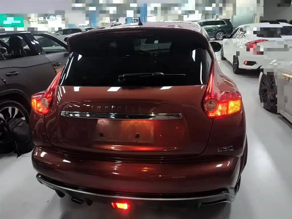 Infiniti ESQ 2014 1.6L Sporty Edition — миниатюра 6
