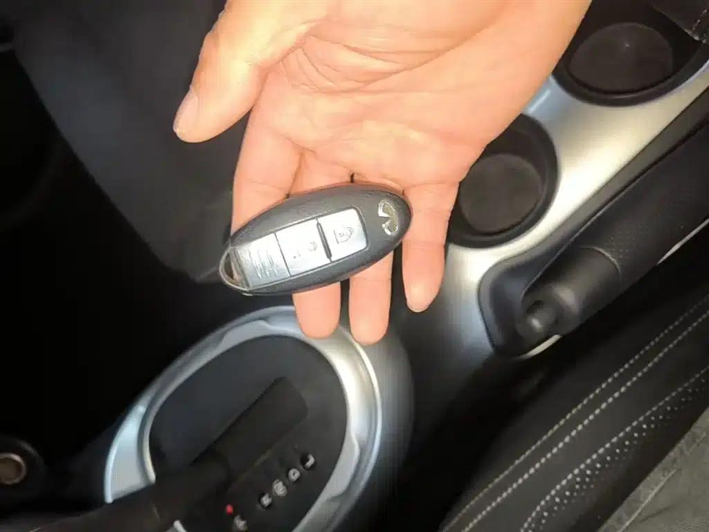 Infiniti ESQ 2014 1.6L Sporty Edition — миниатюра 9