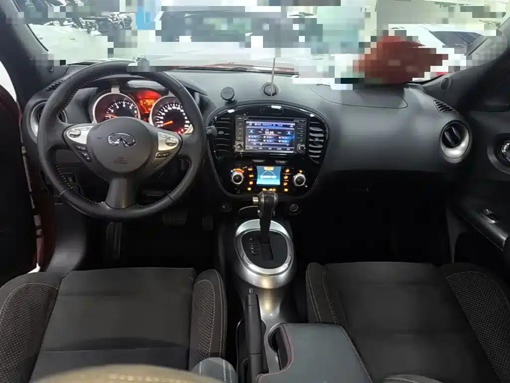 Infiniti ESQ 2014 1.6L Sporty Edition — миниатюра 10